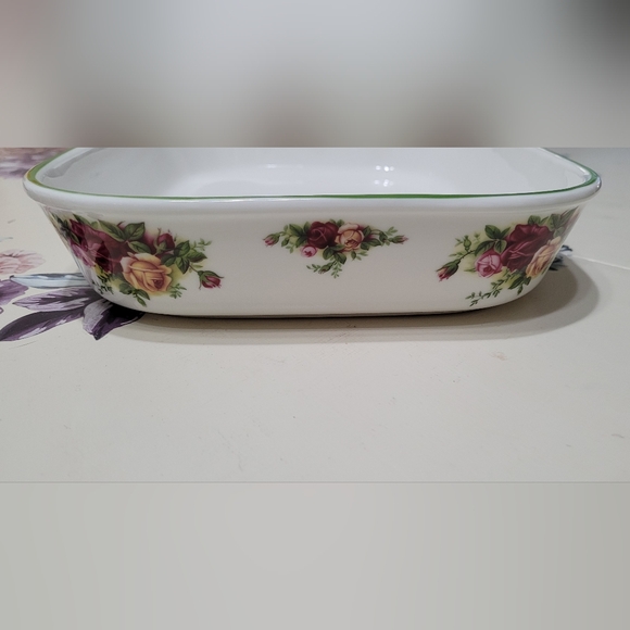 Royal Albert Old Country Roses Casserole Dish - Picture 5 of 11